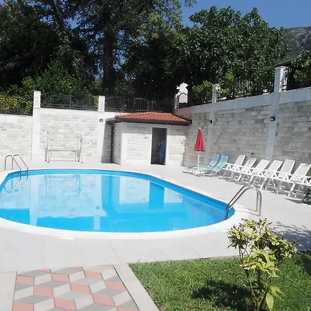 Apartmani Maini Apartment *