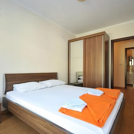 Apartment Apartmani Maini *