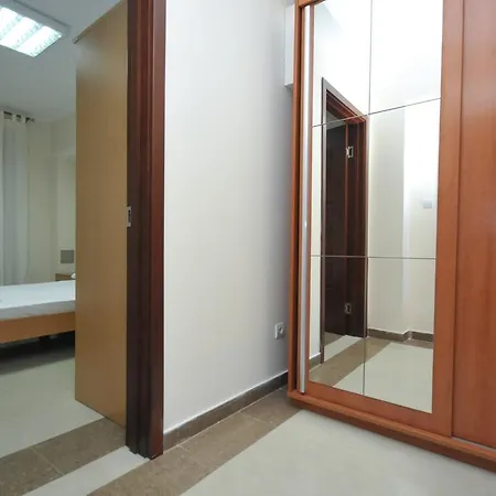 Apartment Apartmani Maini Budva