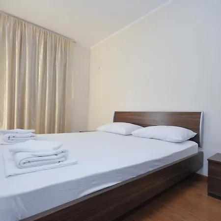 Daire Apartmani Maini Budva