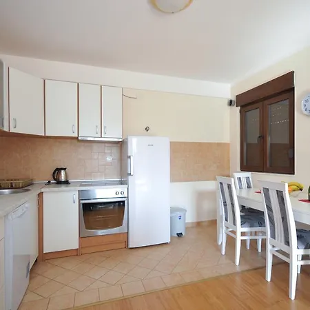 Daire Apartmani Maini Budva