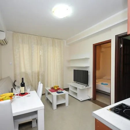 Daire Apartmani Maini Budva
