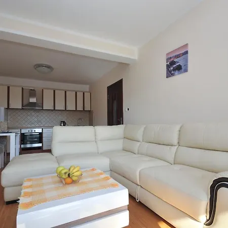 Daire Apartmani Maini Budva
